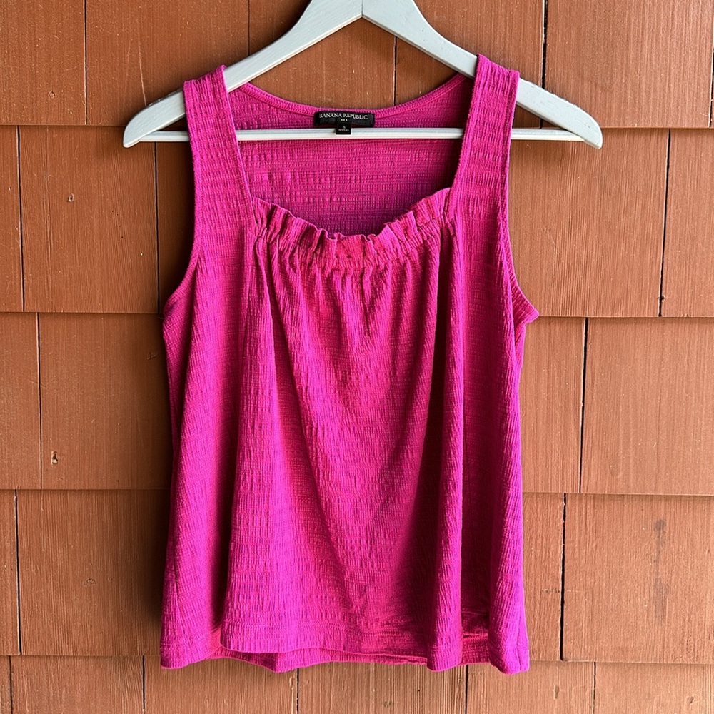Banana Republic Purple/Pink Gauzy Square Neck Tank Size Small